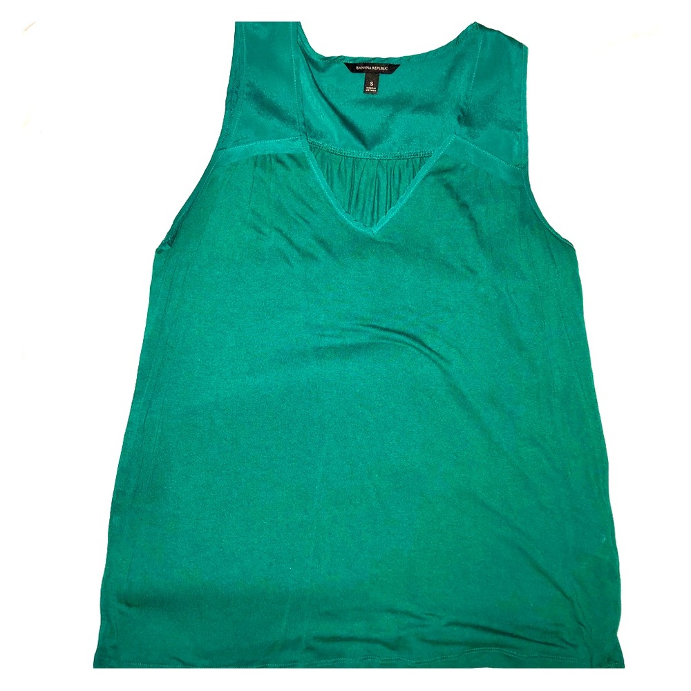 Banana Republic deep green v-neck sleeveless top